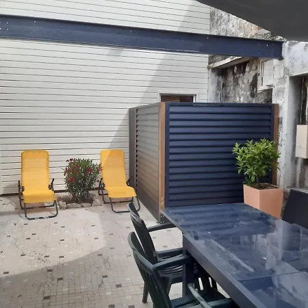 Entier Pres De Mauleon.8/10 Personnes Willa *