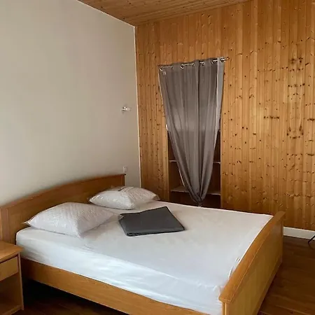 Willa Entier Pres De Mauleon.8/10 Personnes