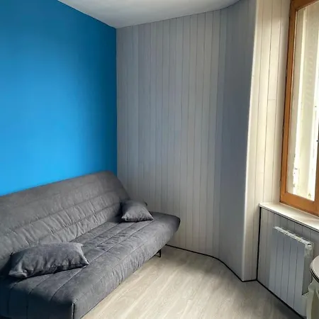 Entier Pres De Mauleon.8/10 Personnes *