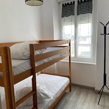 Entier Pres De Mauleon.8/10 Personnes Willa *