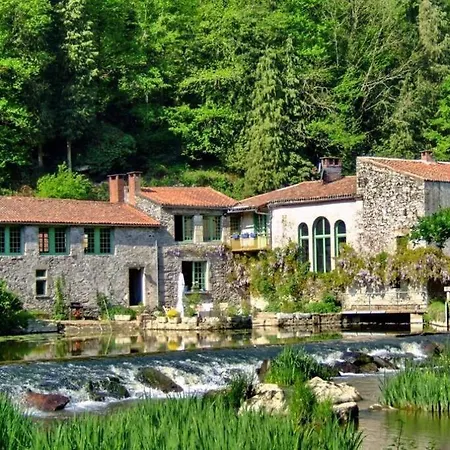 Entier Pres De Mauleon.8/10 Personnes *