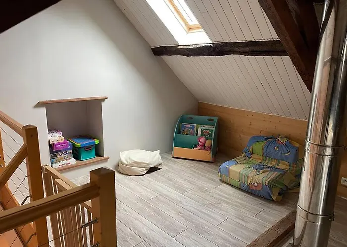 Entier Pres De Mauleon.8/10 Personnes Mauleon