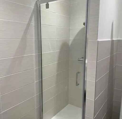 Entier Pres De Mauleon.8/10 Personnes Mauleon